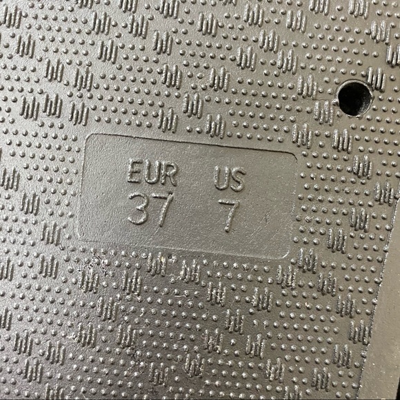 Fergalicious Kandace Slide Sandal Size 7 - Picture 8 of 11